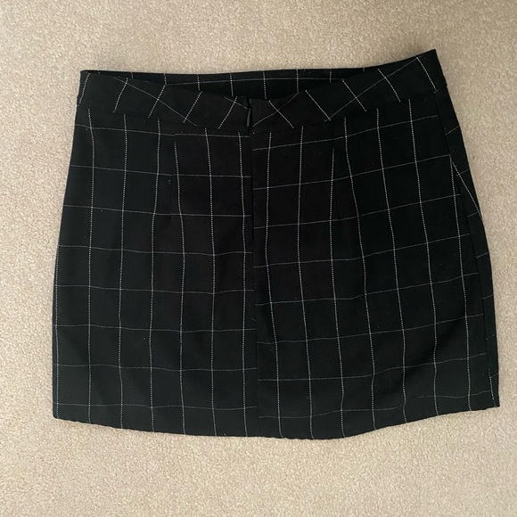 Brandy Melville skirt - Picture 2 of 2